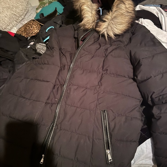 Black long puffer jacket chevron design zip up hood , faux fur collar Laundry SS - Picture 3 of 3
